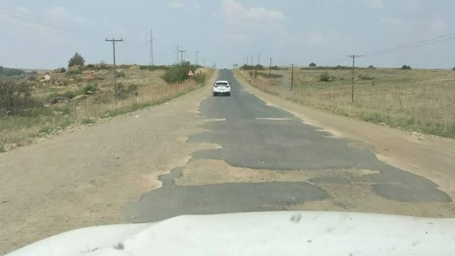 Vrystaatse pad het 1 034 slaggate oor 30km | News Article