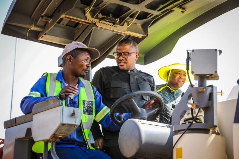 Moshoeshoe Road reconstruction deadline set for end of October  | News Article