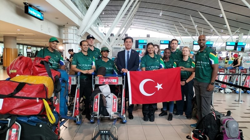 Meer honde, spanne van Suid-Afrika op pad na Turkye, Sirië Meer honde, spanne van Suid-Afrika op pad na Turkye, Sirië | News Article