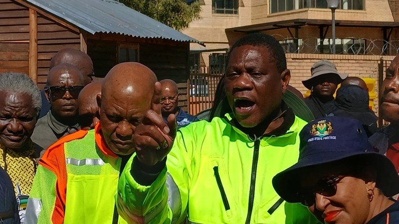 Government plans to address municipal crisis – Paul Mashatile | News Article