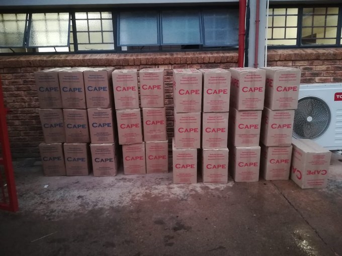 Upington-polisie lê beslag op onwettige sigarette | News Article