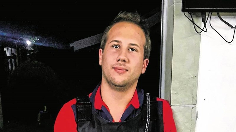 Man van Hennenman se selfdood weens slangbyte maak wyd opslae | News Article
