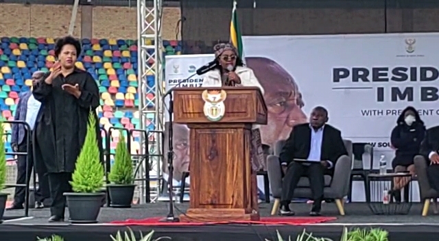 #Imbizo: Human Settlement Minister to help homeless family | News Article