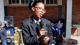 Roodepan-polisie vier Jeugmaand by Hoërskool Pescodia Roodepan-polisie vier Jeugmaand by Hoërskool Pescodia | News Article
