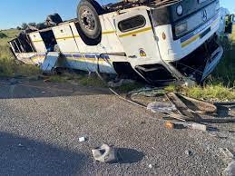 Oorvol skoolbusse stel Noord-Kaapse leerders in gevaar | News Article