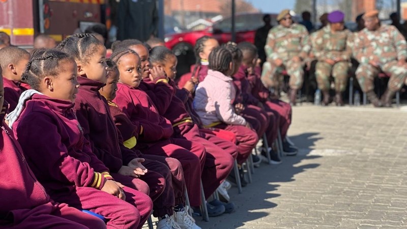 SANDF and Joe Solomon Primary School Unite for Mandela Day SANDF and Joe Solomon Primary School Unite for Mandela Day | News Article
