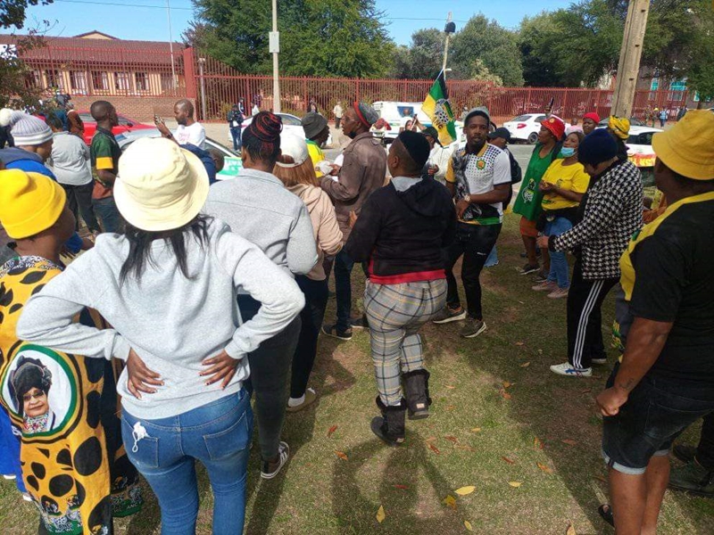 Youths picket outside court as former Matjhabeng MMC appear for murder | News Article