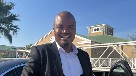 Verdagtes van Kuruman kan moontlik verbind word met advokaat se dood Verdagtes van Kuruman kan moontlik verbind word met advokaat se dood | News Article