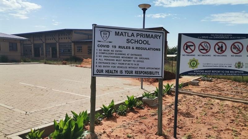 Bfn school closed down by frustrated parents - VIDEO Bfn school closed down by frustrated parents - VIDEO | News Article