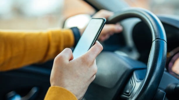 Selfoongebruik lei tot meer ongelukke as spoed, drank Selfoongebruik lei tot meer ongelukke as spoed, drank | News Article