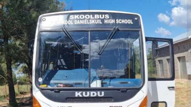 Daniëlskuil se gesteelde skoolbus is steeds weg Daniëlskuil se gesteelde skoolbus is steeds weg | News Article