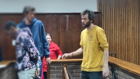 Vermeende kindermishandelaars van Bloemfontein se saak uitgestel | News Article
