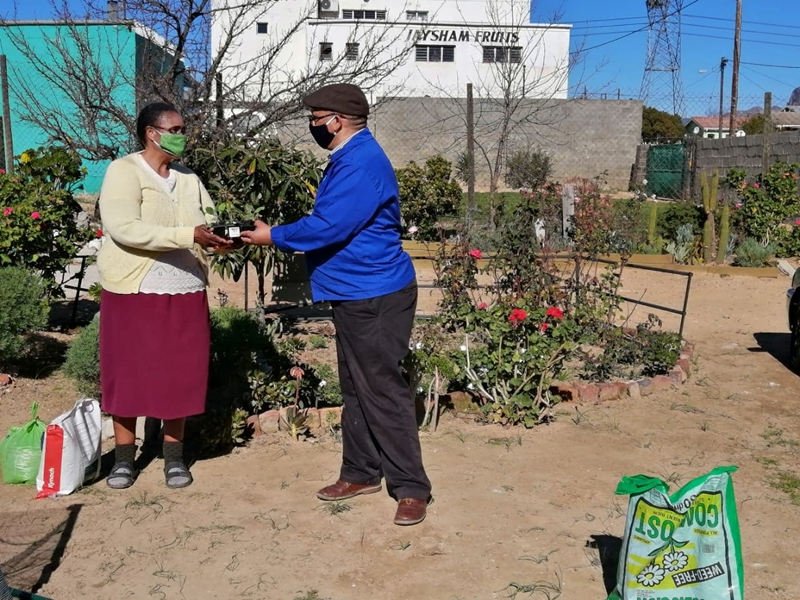 Deel 2: Wes-Kaapse landboudepartement stel ‘Een Huis Een Tuin’-projek bekend | News Article