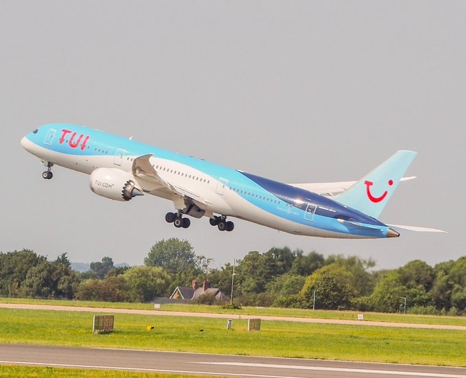 Man’s body found in undercarriage of plane | News Article