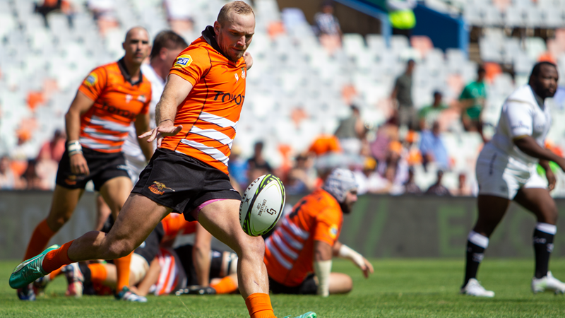 Lourens returns at flyhalf against Stade Français | News Article