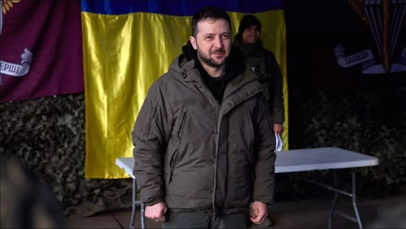 Ukraine war: Zelensky visits troops near front line | News Article