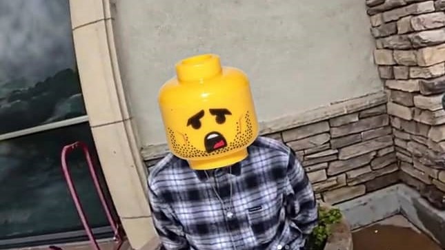 Weird Wide Web – Polisie moenie LEGO-mannetjies se koppe in foto's gebruik Weird Wide Web – Polisie moenie LEGO-mannetjies se koppe in foto's gebruik | News Article