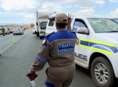 Two female traffic officers kidnapped by armed men in Free State | News Article