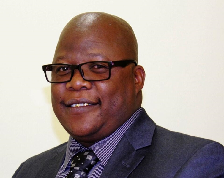 ANC-amptenaar in Noord-Kaap geskors ná bewerings van dubbele salaris | News Article