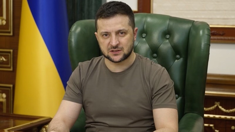 Ukraine calls Europe to action as Russia slashes gas | News Article