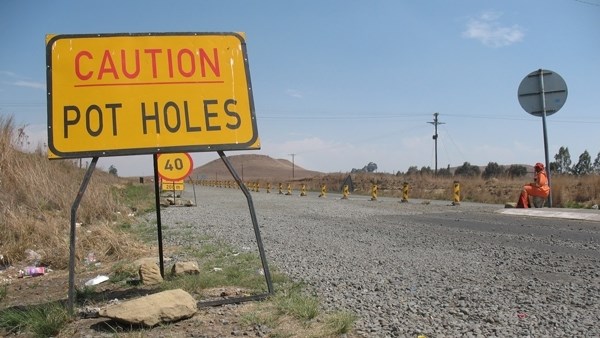 Sanral fixes potholes in Matjhabeng ahead of festive season | News Article