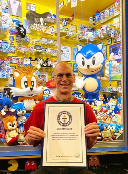 Sonic the Hedgehog collection earns US man world record | News Article