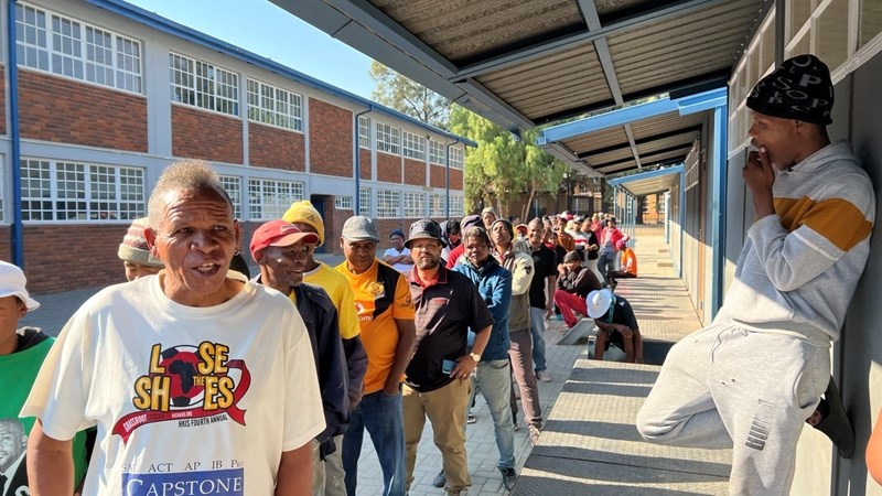 #OFMElectionWatch: Northern Cape voters frustrated over conditions at voting stations | News Article