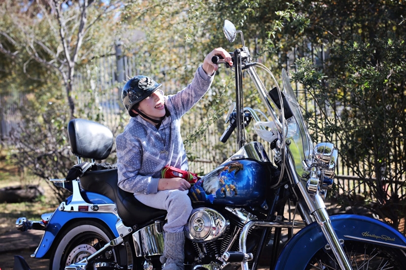 Serebrale gestremde seun vier sy 16de met 50 motorfietse | News Article