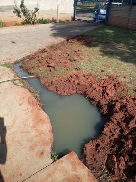 Sewerage leaking near Vanderbiljpark nursery school | News Article