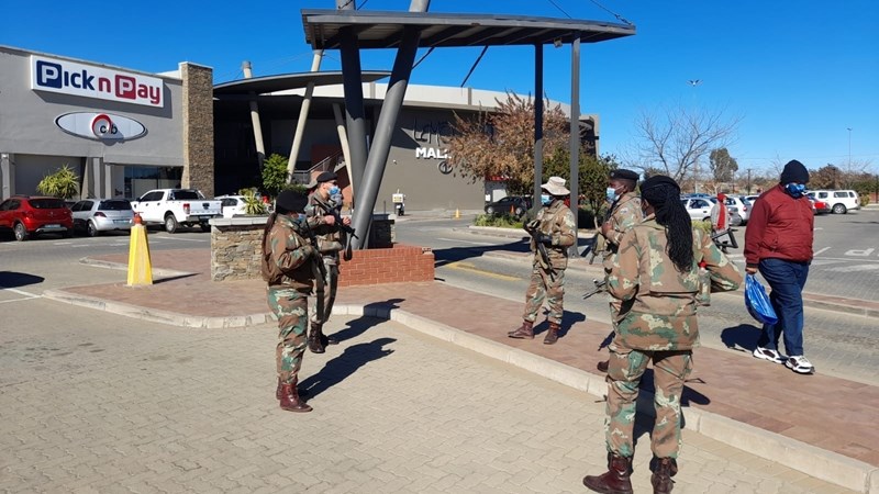 SANDF joins SAPS in Bloemfontein for patrols | News Article