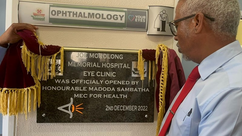 Health department opens eye clinic, cancer facility in Vryburg-based municipality   | News Article