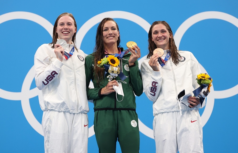 Gold and world record for Schoenmaker | News Article