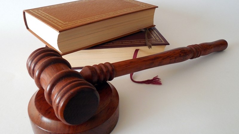 Man van Noord-Kaap aangekeer wat hom as prokureur voordoen Man van Noord-Kaap aangekeer wat hom as prokureur voordoen | News Article