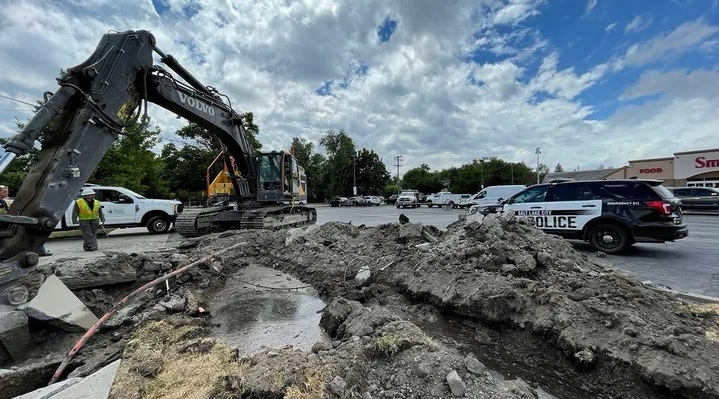 Utah man steals excavator, digs up parking area | News Article