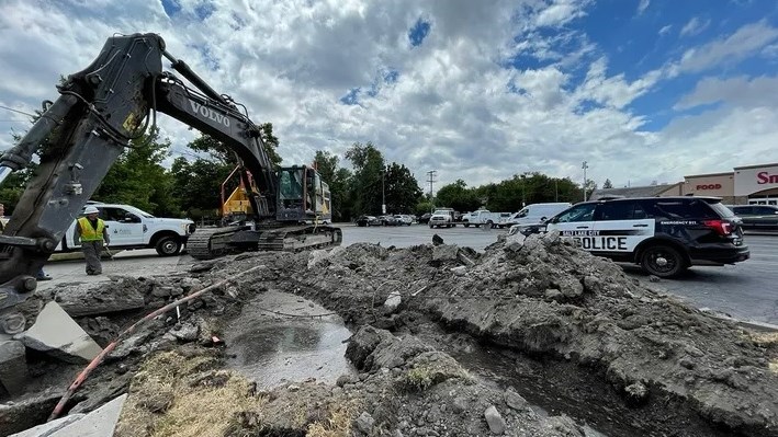 Utah man steals excavator, digs up parking area | News Article