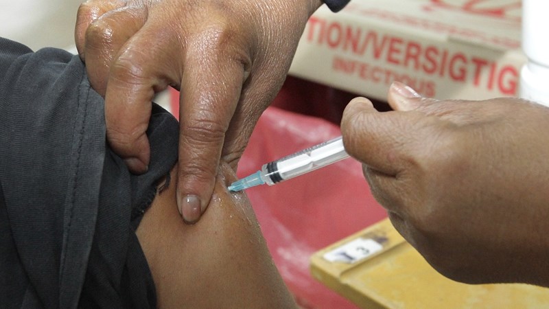 Address workers’ reluctance to get vaccinated: Cosatu | News Article