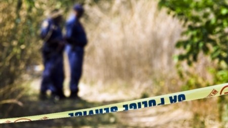Man fights off three armed robbers - WATCH Man fights off three armed robbers - WATCH | News Article