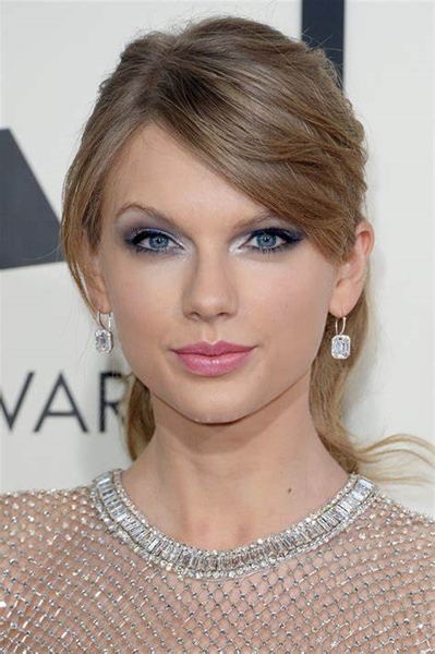 Taylor Swift dominates MTV Europe Music Awards | News Article
