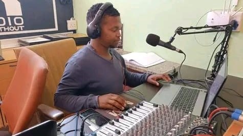 Qwaqwa man mastered microphone and upholstery Qwaqwa man mastered microphone and upholstery | News Article