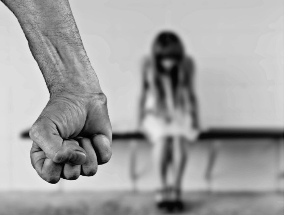 Ondersoek ingestel ná moord op sesjarige van Welkom voor pa se selfdood | News Article