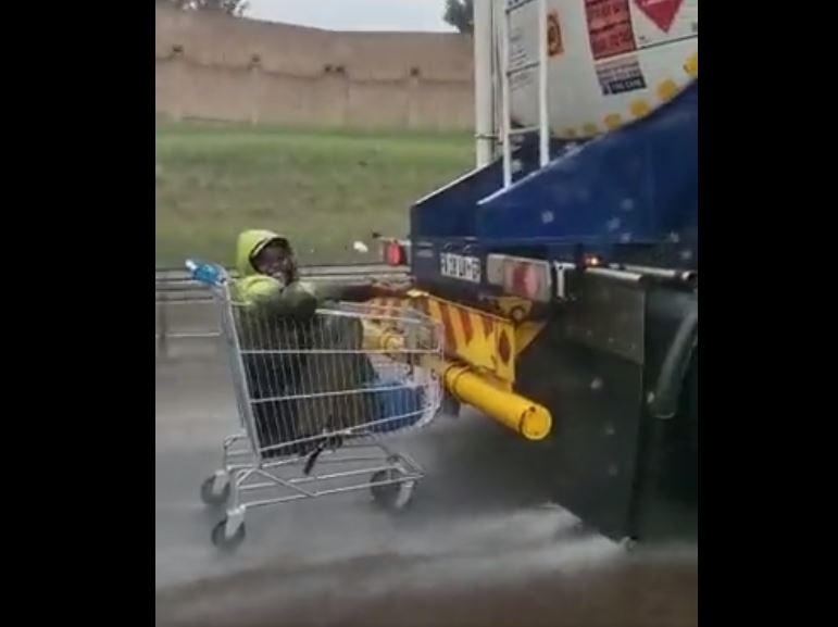 Investigation launched into shopping trolley ride on N1 freeway | News Article