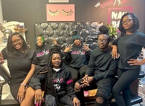 Weird Wide Web – Die Scratcher Girls: Oorwin die wêreld met ’n goeie rugkrap! | News Article