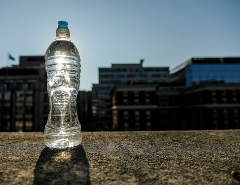 Government urges caution during heatwave | News Article