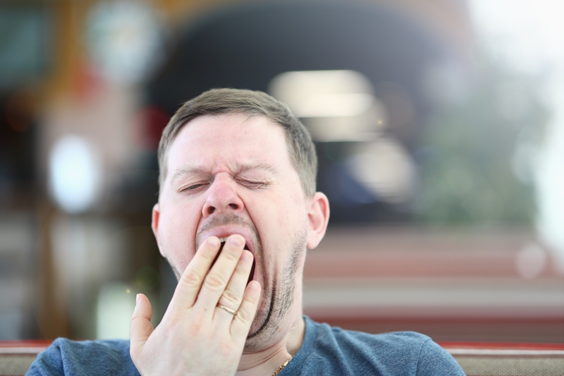 Weird Wide Web: Man afgedank omdat hy 'te vervelig was' | News Article