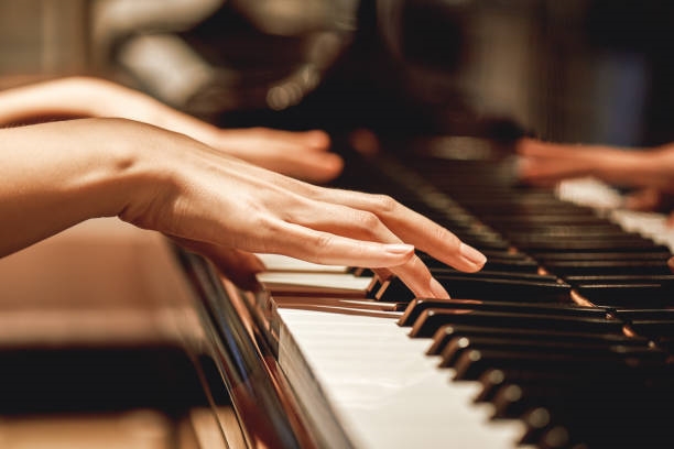 OFM Kunsteklop: Kom vier vriendskap en musiek saam met Take Four | News Article