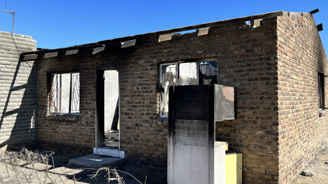 Residents blame Eskom blackouts for house #fires in De Aar | News Article