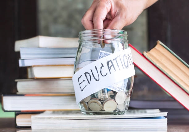 Woede oor Gauteng-onderwys se drastiese subsidieverlagings aan ‘ryk’ skole | News Article