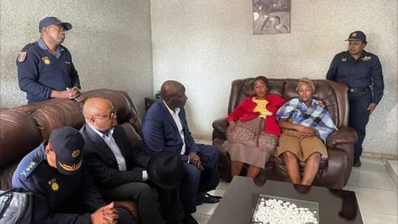 Police minister visits family of slain Free State police officer | News Article
