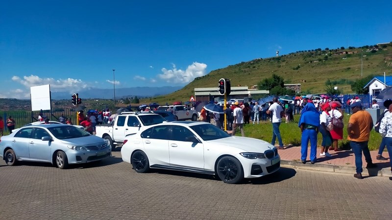 Nehawu members bring Free State hospital to a standstill | News Article