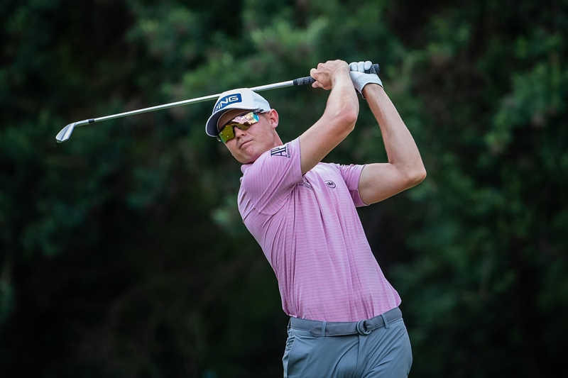 Bloem's Nienaber regains shared lead | News Article